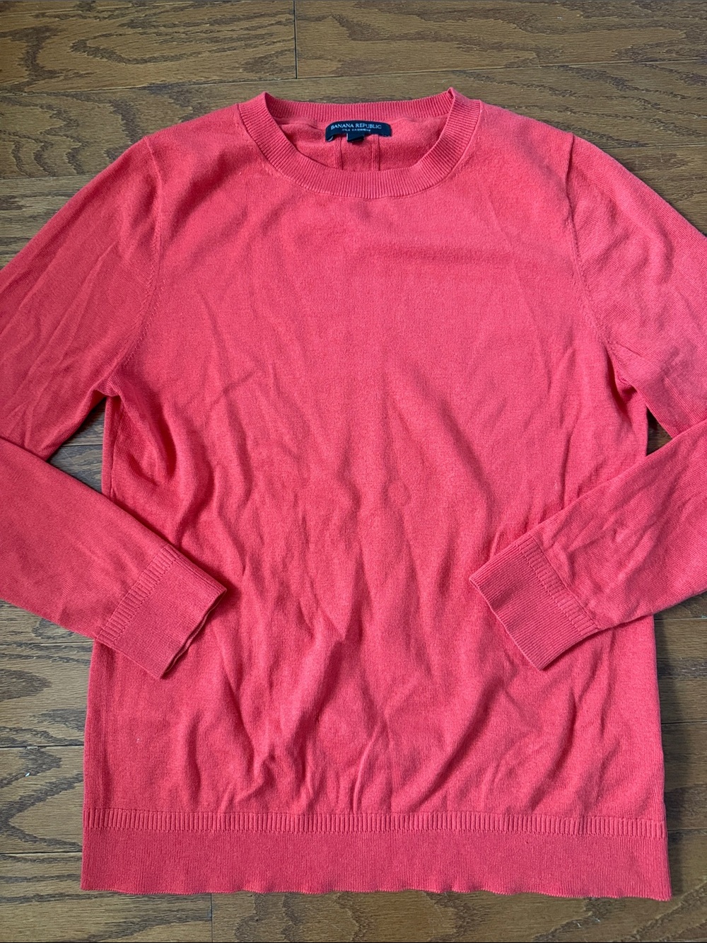 Banana Republic silk cashmere crewneck sweater- flawed